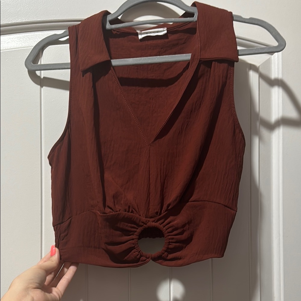 Collared Sleeveless Top